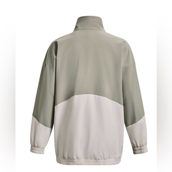 Under Armour Women's Woven Full Zip Oversized Jacket size small - Picture 2 of 7